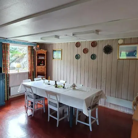 Holiday home Roisheim *